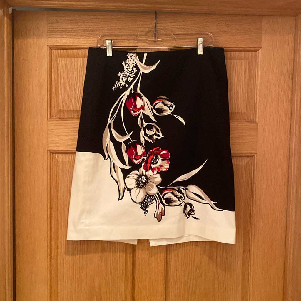 White House Black Market Printed Pencil Skirt